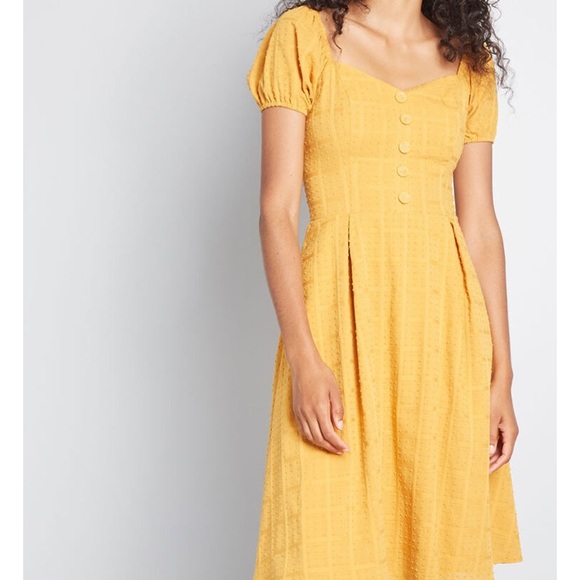 ModCloth knee length Yellow Linen Dress - Picture 2 of 6
